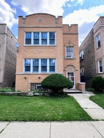 Primary Photo - 2825 N Parkside Ave