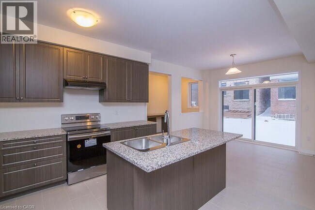 Photo du bâtiment - 43 Galloway Ave