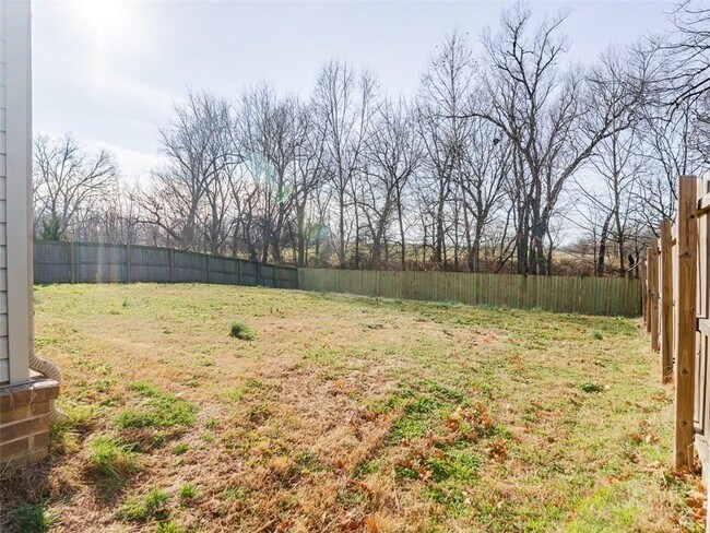 Foto del edificio - 904 SW Green World St