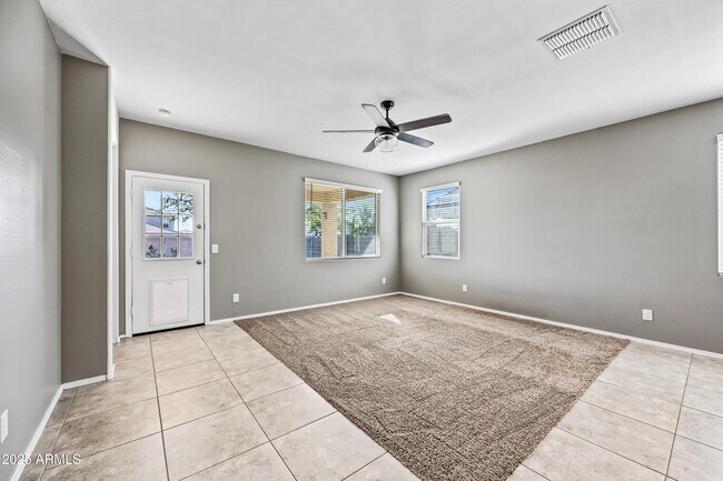 Foto del edificio - 31027 W Mulberry Dr