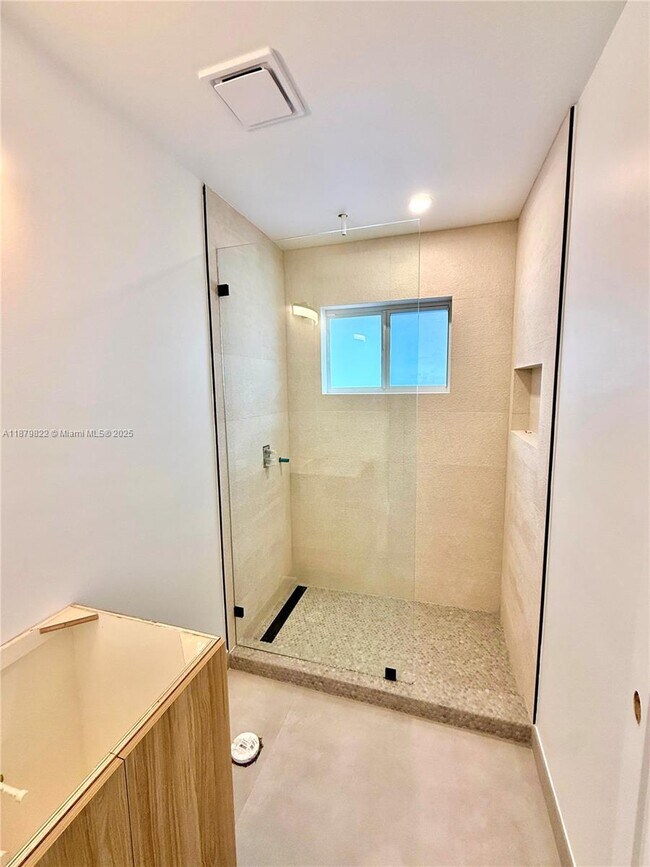 Foto del edificio - 5700 NW 8th Ave