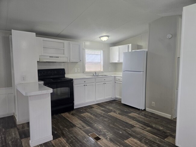 Building Photo - 210 Jamback Rd