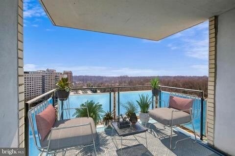 Foto principal - 10500 Rockville Pike