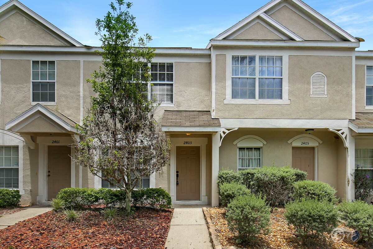 Foto principal - 2403 Lake Woodberry Cir