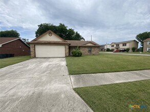 Building Photo - 414 Baumann Dr