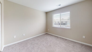 Interior Photo - 20 Lambourne