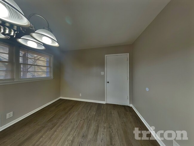 Building Photo - 4930 Sugar Creek Dr