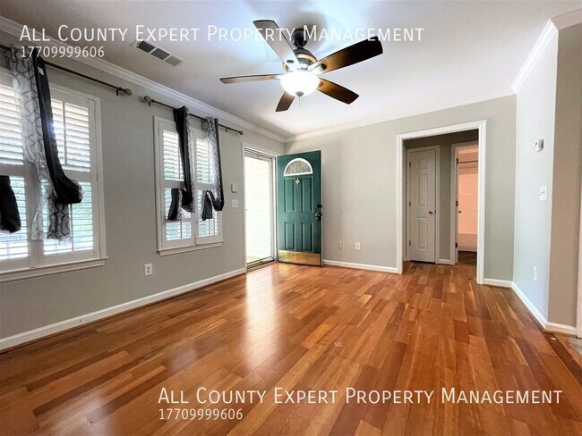Building Photo - Wonderful Home near Lake Lanier