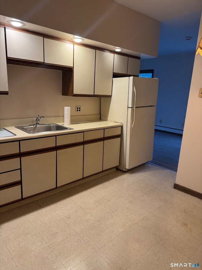 Building Photo - 33 Spaulding St