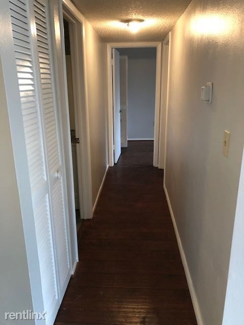 Building Photo - 2 br, 2 bath Condo - 8151 Blind Pass Rd