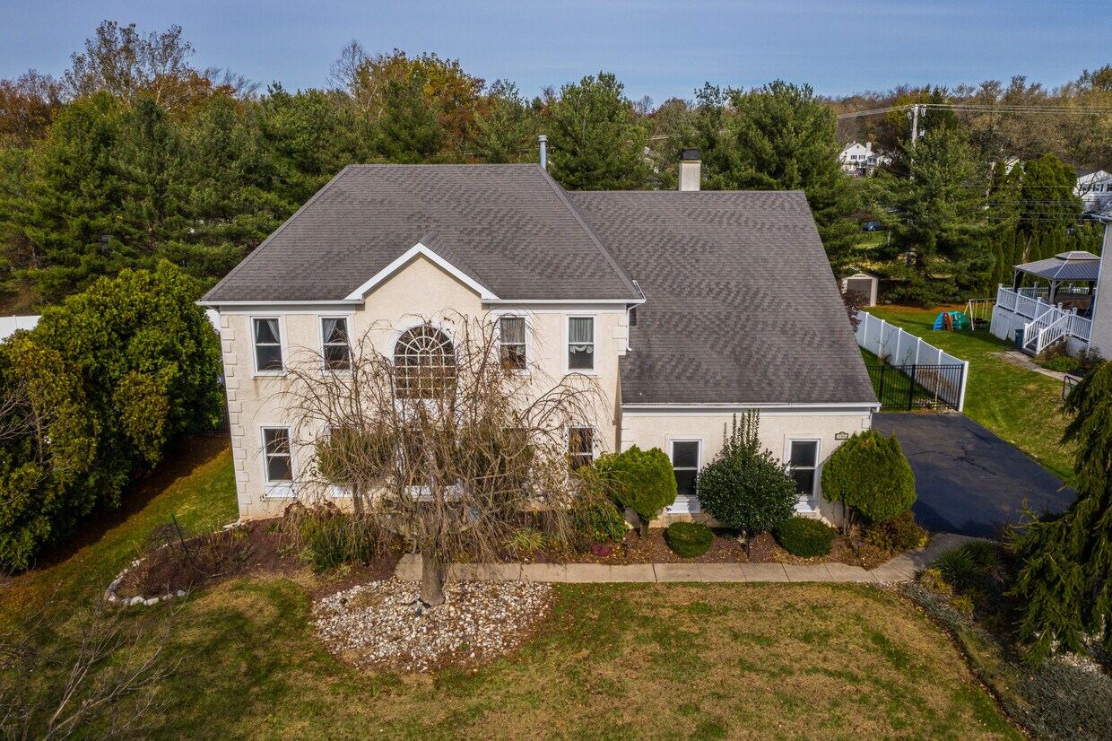 Primary Photo - 180 Gleniffer Hill Rd