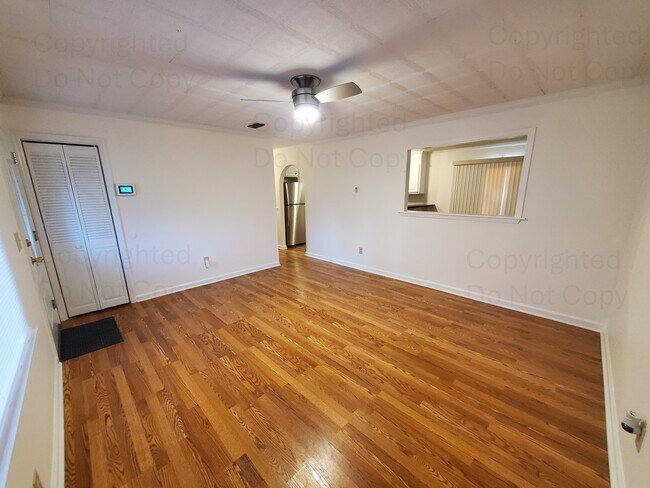 Building Photo - 2517 W Kensington Dr