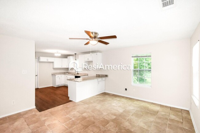 Foto del edificio - 4 br, 2 bath House - 209 Friendship Cv