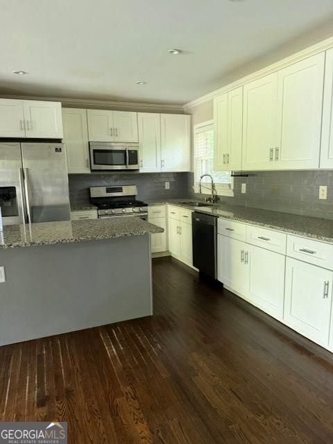 Building Photo - 3155 Beech Dr