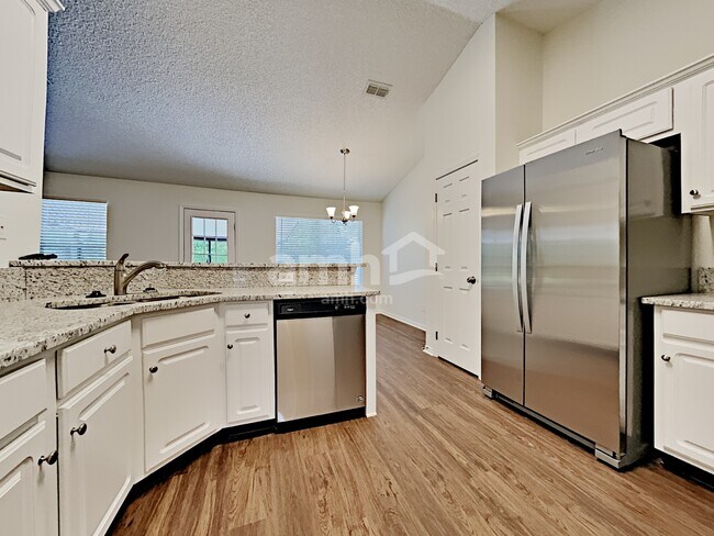 Foto del edificio - 5359 Vivera Ln