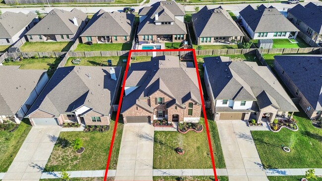 Building Photo - 818 Kingwood Dr