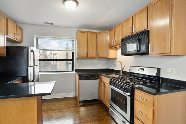 Foto del edificio - 7616 N Marshfield Ave