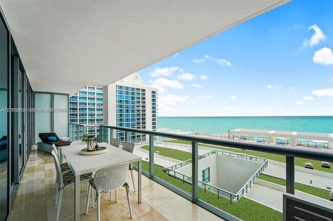 Foto del edificio - 6799 Collins Ave