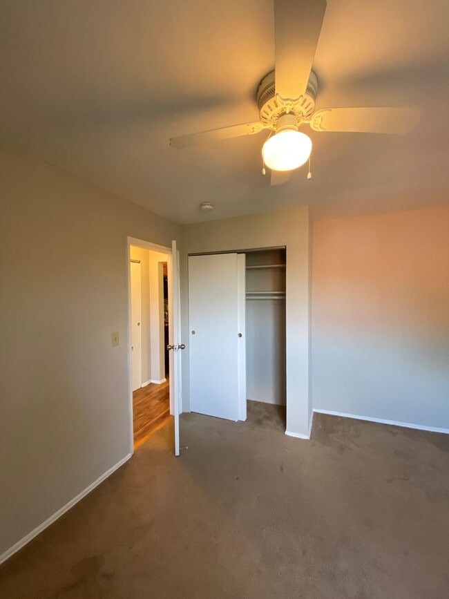 Foto del edificio - 558 Lowell Ave