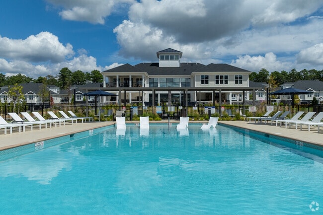 Piscina - Presidential Gardens at Manchester