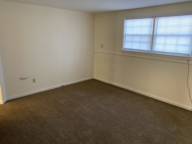 Building Photo - 2816 Leeway Dr