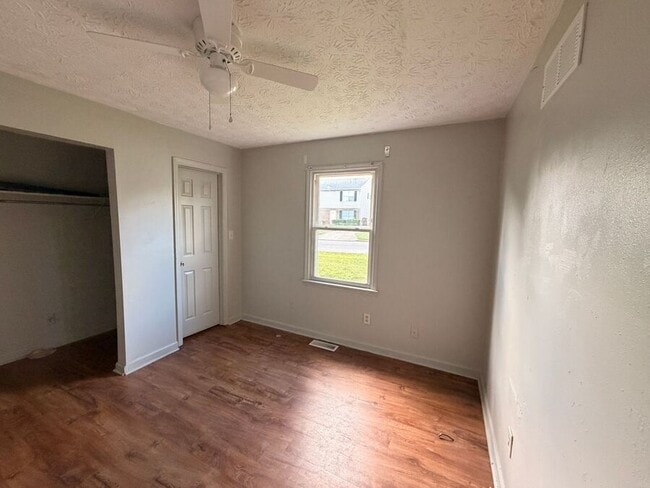 Building Photo - 116 Wichita Dr