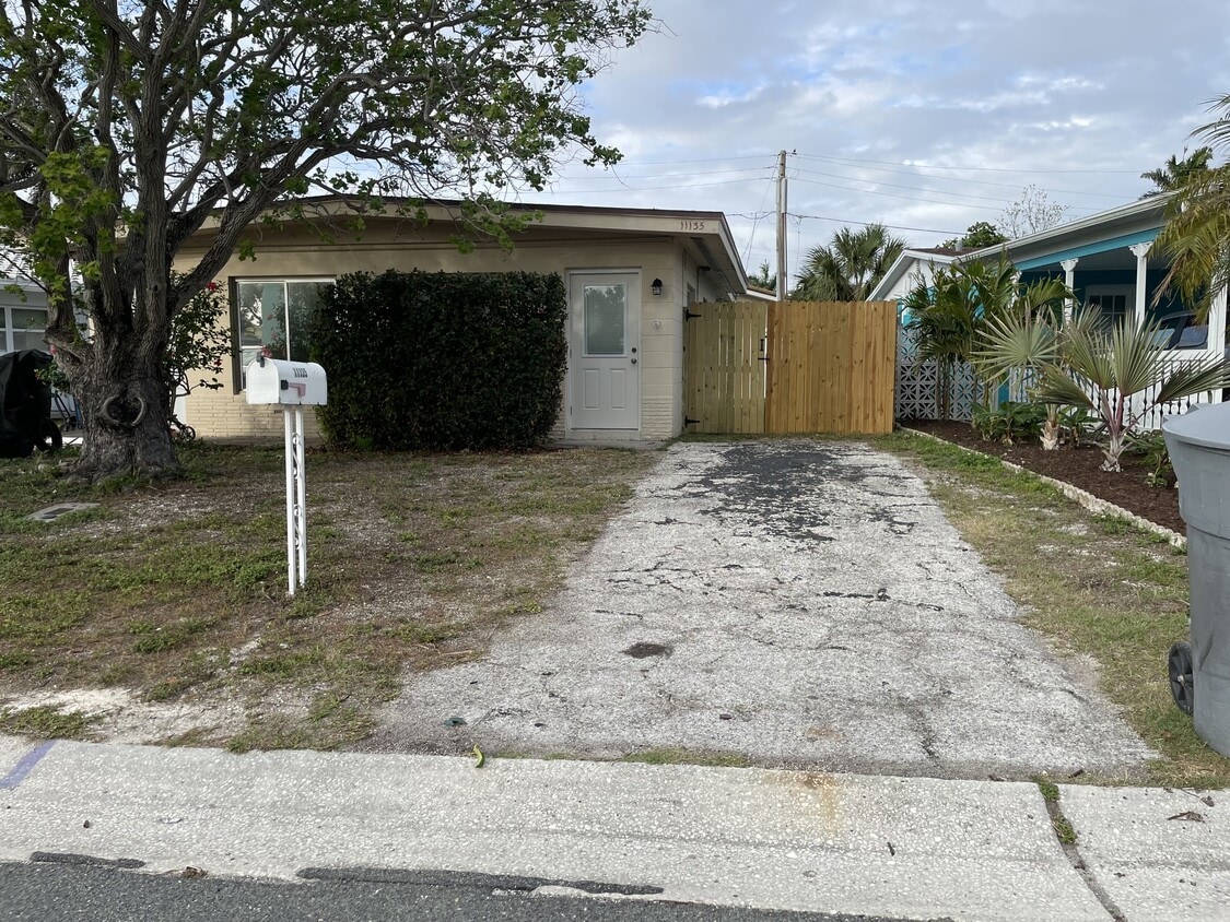 Photo - 11135 2nd St E (Treasure Island, FL)