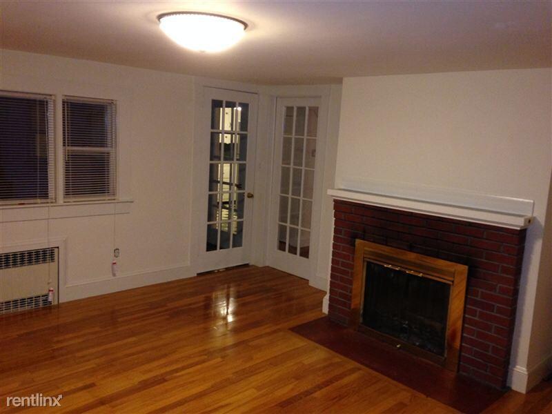 571 main St Unit 4, Randolph, MA 02368 Room for Rent in Randolph, MA