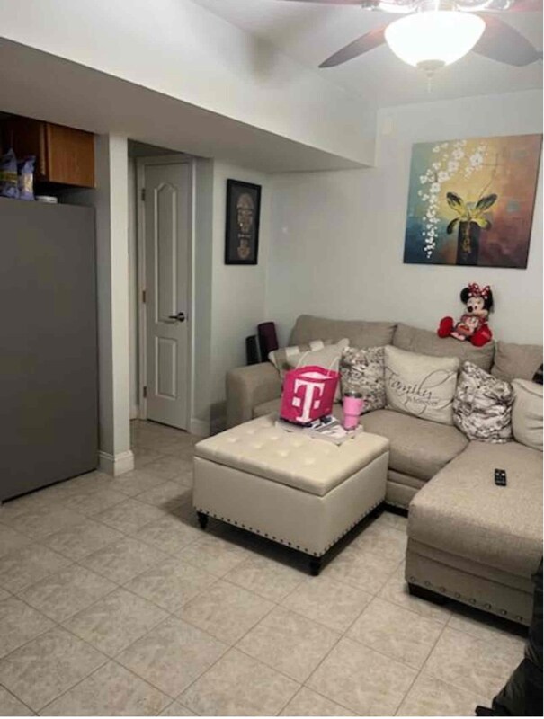 Foto principal - 286 Mallory Ave