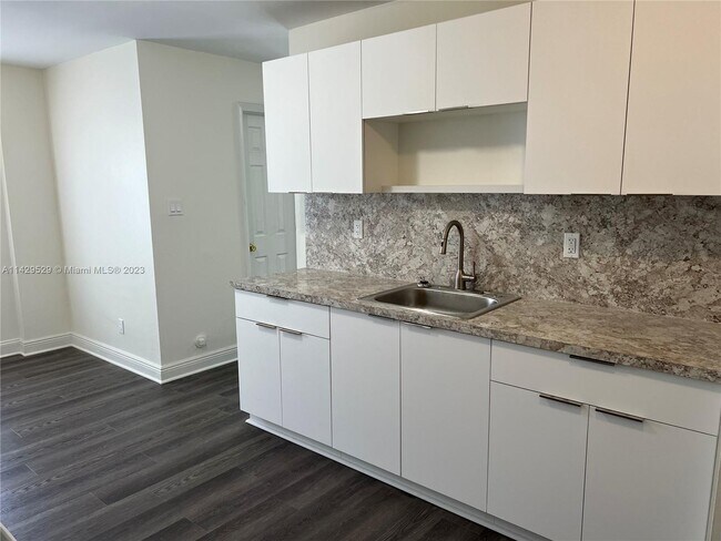 Foto del edificio - 4507 NW 191st Terrace