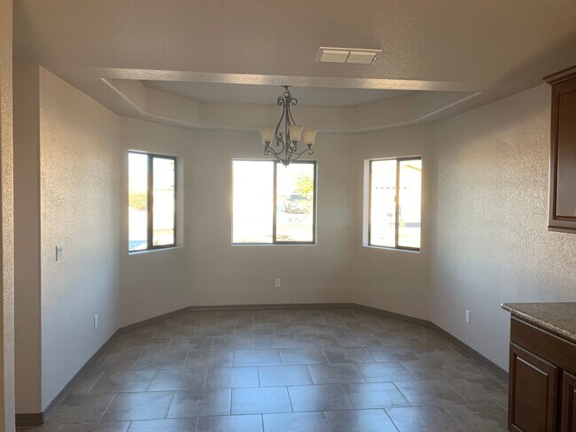 Building Photo - PENDING - Occupied, please do not disturb tenants.  Unfurnished - Long term - New photos coming s...