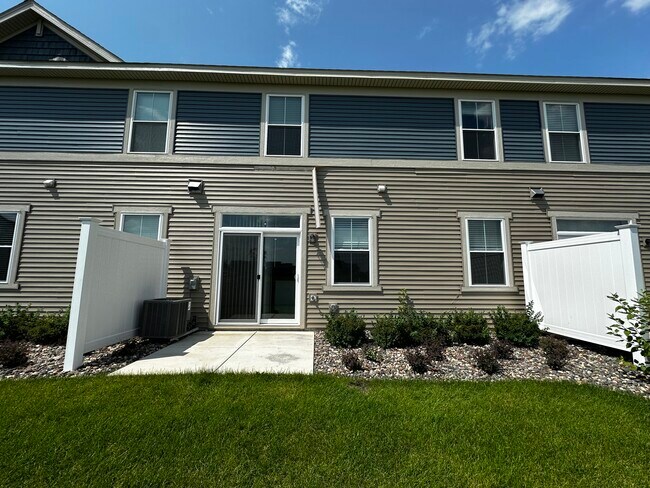 Foto del edificio - 1729 Tyrone Dr