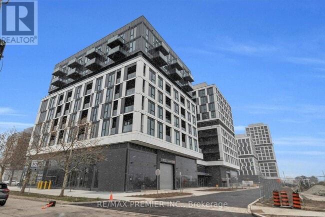 Building Photo - 1037 The Queensway