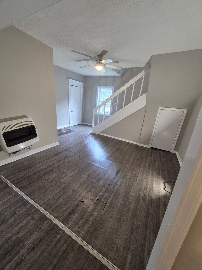 Building Photo - 542 Woodford Ave