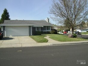 Building Photo - 669 Tipperary Dr