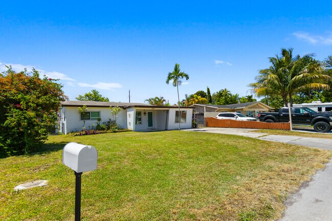 Foto del edificio - 2748 SW 46th Ct