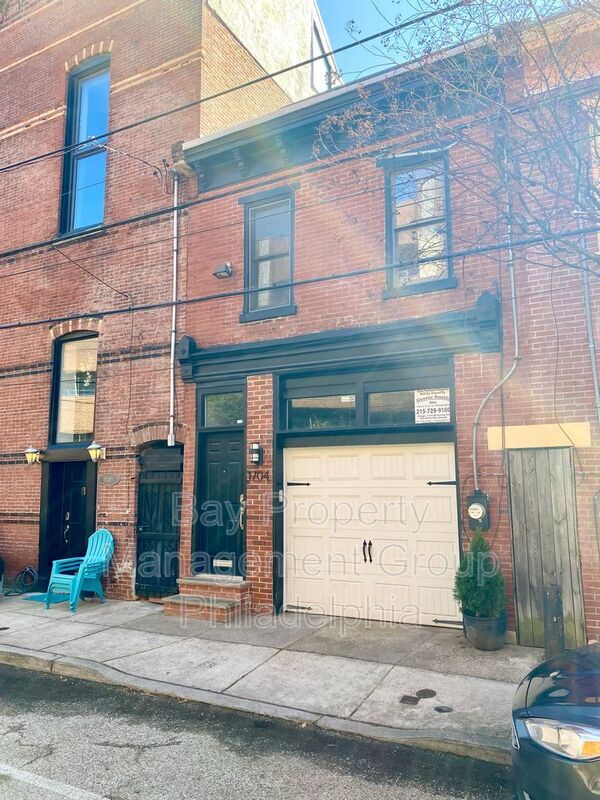 Primary Photo - 1704 Kater St