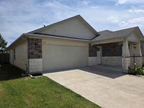 Building Photo - 114 Groves Ln