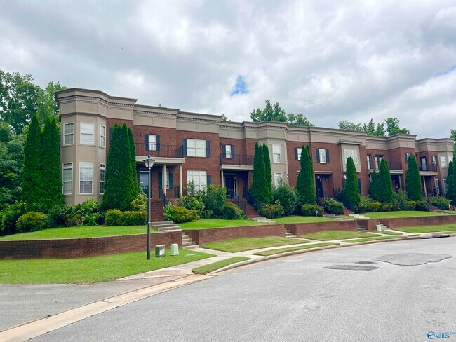 Foto del edificio - 107 Grove Park Ln