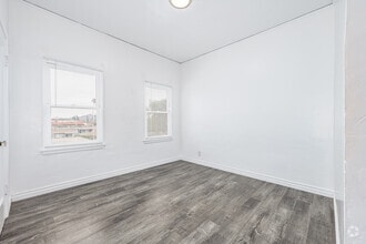 1BR, 1BA - 700SF - Bedroom - Chateau Lily - Chateau Lily LLC