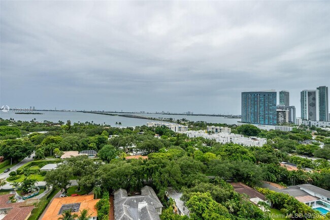 Foto del edificio - 4250 Biscayne Blvd
