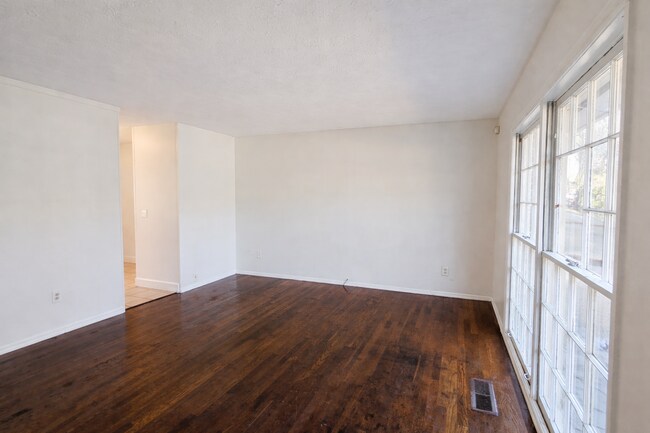 Building Photo - 4446 Falcon Ct