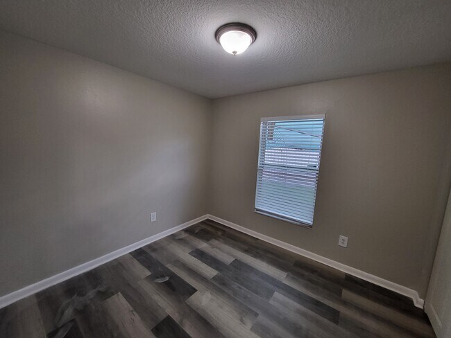 Foto del edificio - E9th