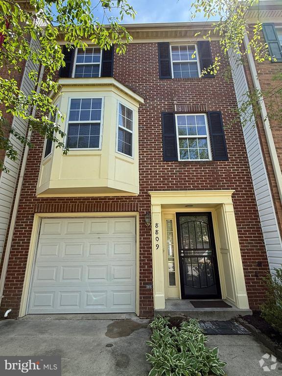 Building Photo - 8809 Francisco Ct