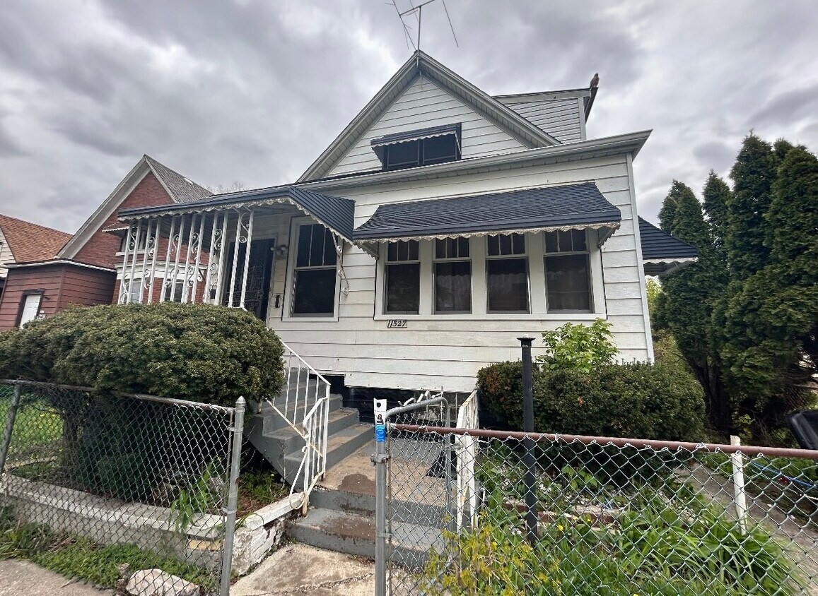 Foto principal - 11527 S La Salle St