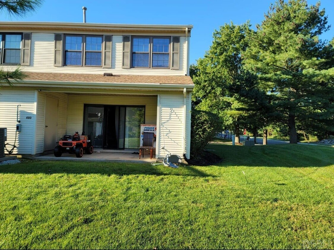 480 Townsend Ct, Piscataway, NJ 08854 Condo for Rent in Piscataway, NJ