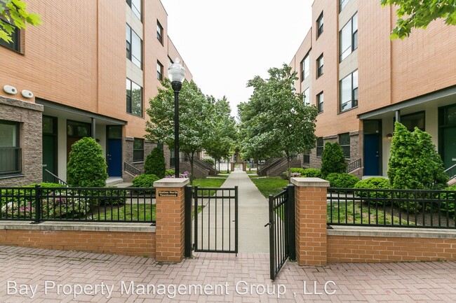 Building Photo - 4 br, 3.5 bath House - 125 Station North Mews
