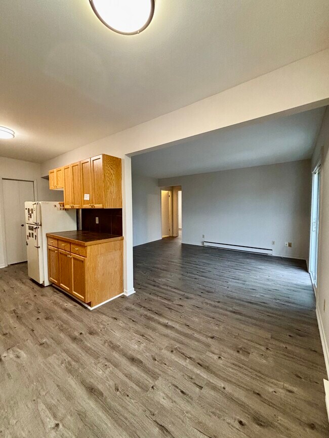 Photo du bâtiment - Bright and Airy 2-Bedroom in a Quiet, Conv...