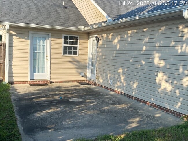 Building Photo - 413 Rushmore Ct