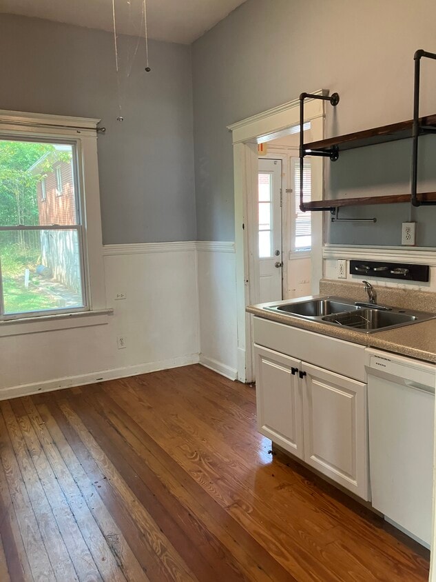 Kitchen - 810 Church St